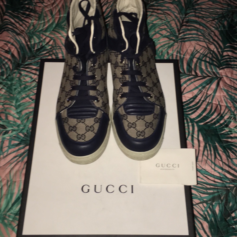 Gucci shoe